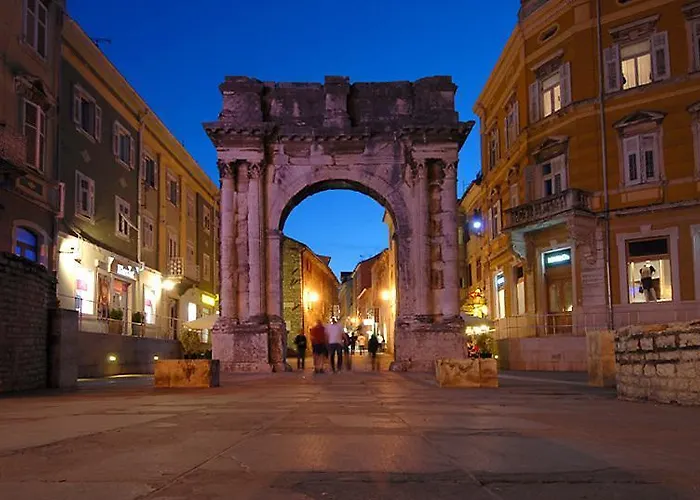 Ingrid アパート *